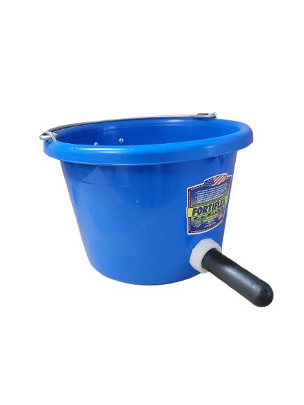 Calf Bucket with Nipple 8qt